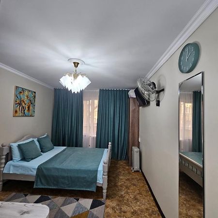Апартаменты На Улице Клочкова, 128 Almatý Exterior foto